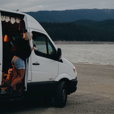 ¿Alquilar una autocaravana, comprarla o camperizar una camper?