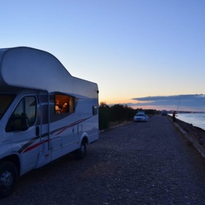 Viajar en familia en autocaravana. Cuáles son los pros y los contras de una autocaravana.