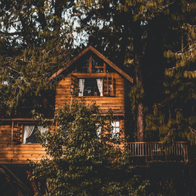 Experiencias únicas: alojamientos en sitios poco convencionales como casas en los árboles