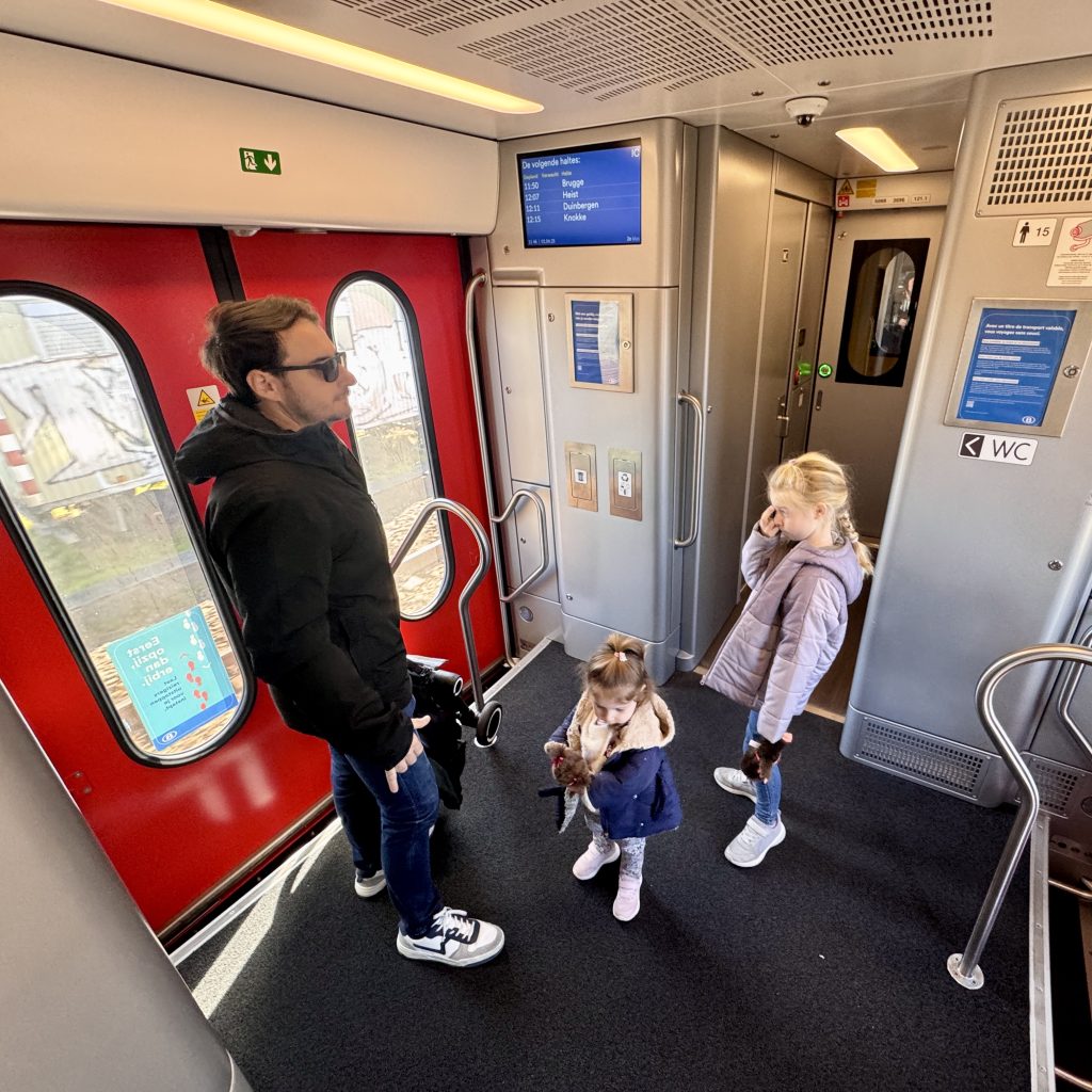 trenes brujas Bélgica bruselas omio codigo descuento fiable trenes buses opiniones