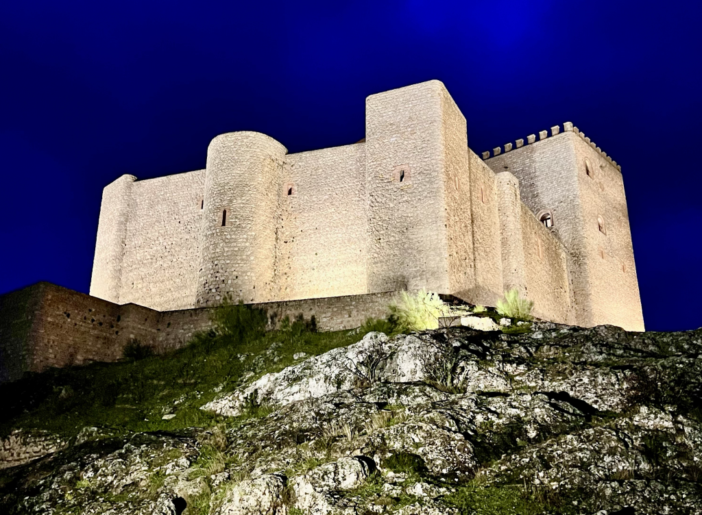 SEGURA DE LA SIERRA AUTOCARAVANA CASTILLO
