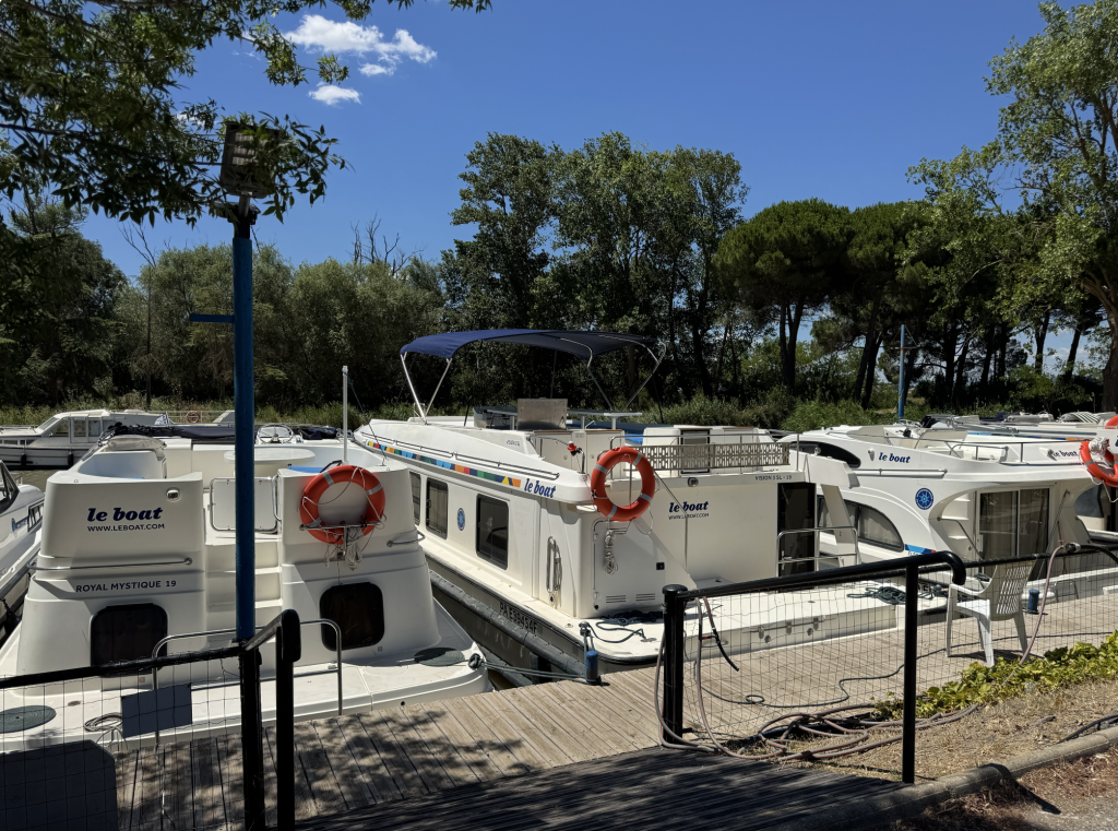 alquiler barcos SIN LICENCIA canal du midi FRANCIA LE BOAT